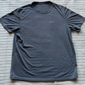 Patagonia Capilene T-Shirt, Men’s Large, Gray Black